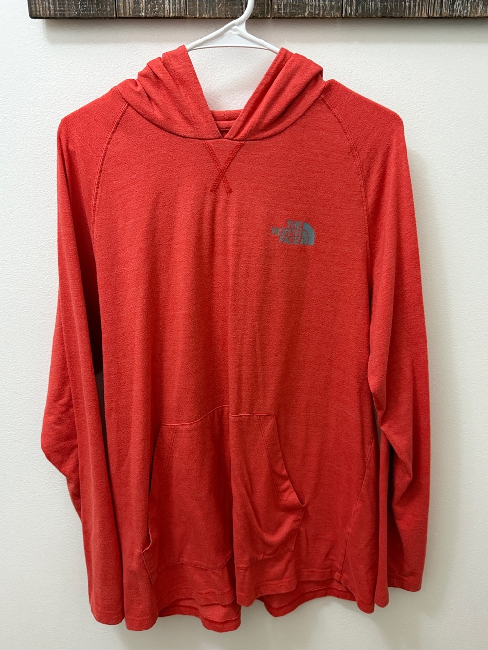 The North Face Men's orange Hooded Long-Sleeve Pullover